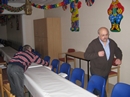 Aufbau: Legen der Tischdecken P.Andres und D.Pinger