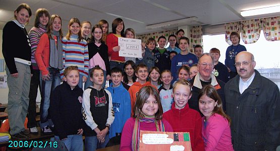 Klassenfoto 6d Gymnasium Voerde -Klicke und Bild erscheint in Farbe und Größer