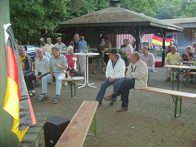 am Paulushaus -&Uuml;bertragung des EM-Endspiels