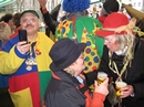 Stra&szlig;enkarneval an der Pauluskirche - Zuschauer und Aktive untereinander