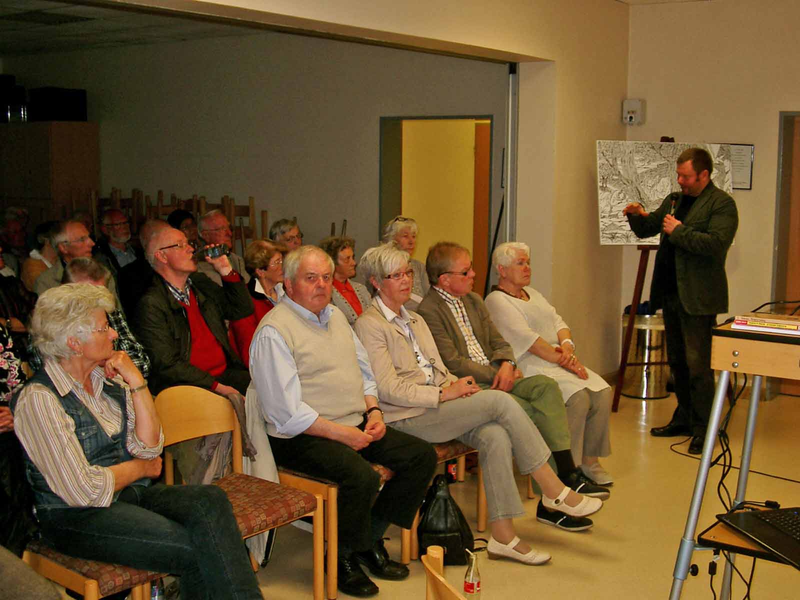 Vortrag2 -Klicke und Bild erscheint in Farbe und Größer