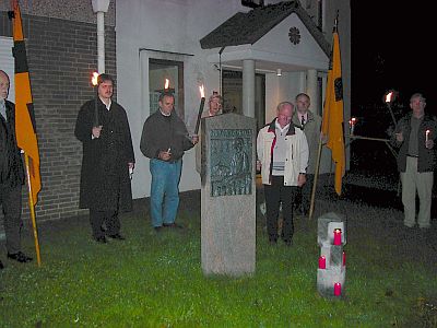 Glaubensdemo  Fr&uuml;hschicht2 -Klicke und Bild erscheint in Farbe und Gr&ouml;&szlig;er