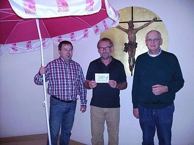 Spenden&uuml;bergabe3 -Klicke und Bild erscheint in Farbe und Gr&ouml;&szlig;er