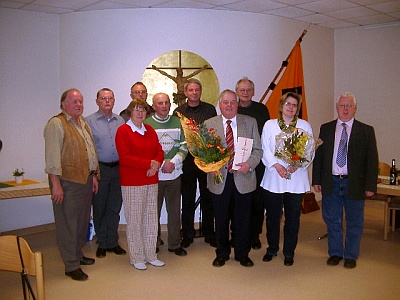 Gruppenbild Ehrung und Aufnahme -Klicke und Bild erscheint in Farbe und Gr&ouml;&szlig;er