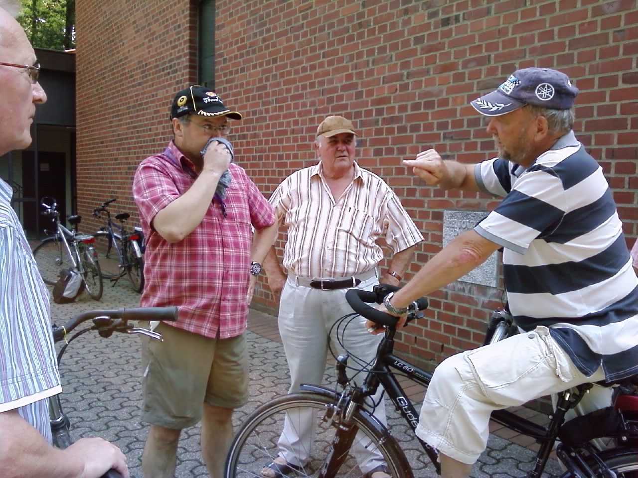 Radtour -Klicke und Bild erscheint in Farbe und Gr&ouml;&szlig;er