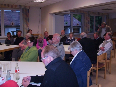 Saal -Klicke und Bild erscheint in Farbe und Gr&ouml;&szlig;er