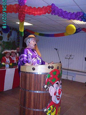 Büttenrednerin Margret Baumann -Klicke und Bild erscheint in Farbe und Größer