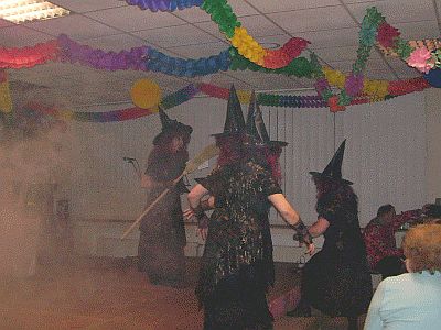 Hexen -Klicke und Bild erscheint in Farbe und Größer