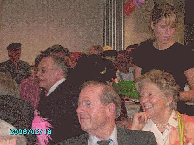 Spass im Saal -Klicke und Bild erscheint in Farbe und Größer