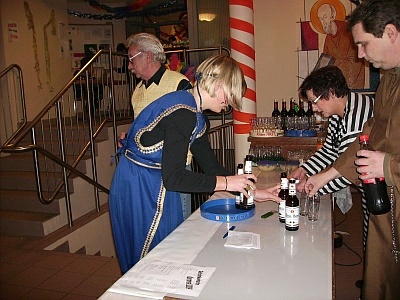 Thekenraum -Klicke und Bild erscheint in Farbe und Gr&ouml;&szlig;er