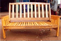 Die Bank -Klicke und Bild erscheint in Farbe und Gr&ouml;&szlig;er