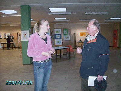 Cirsten Heese im Gespr&auml;ch mit Gerhard Symann (KAB) -Klicke und Bild erscheint in Farbe und Gr&ouml;&szlig;er